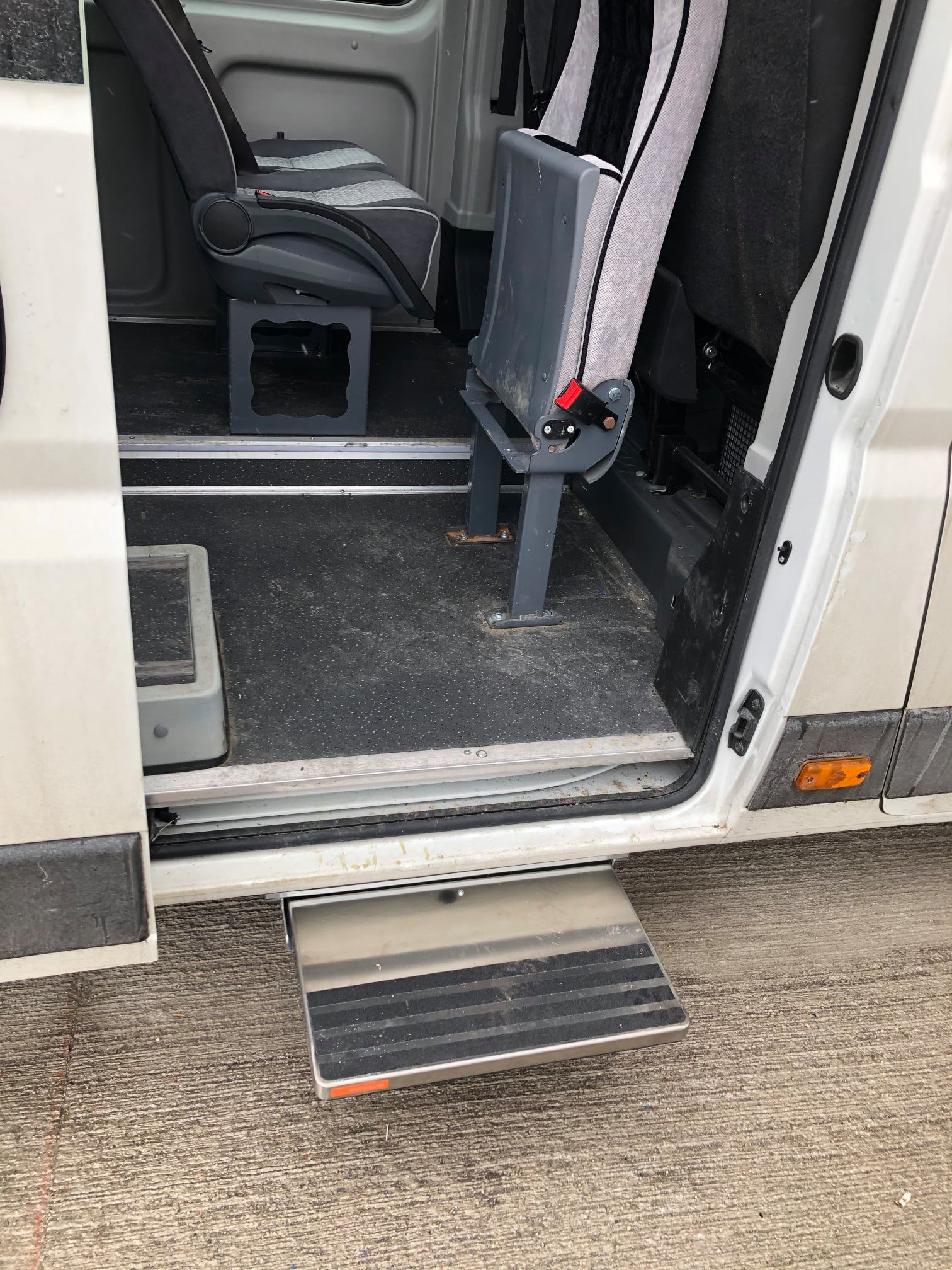 Otomatik Kapı ve Basamak Sistemleri